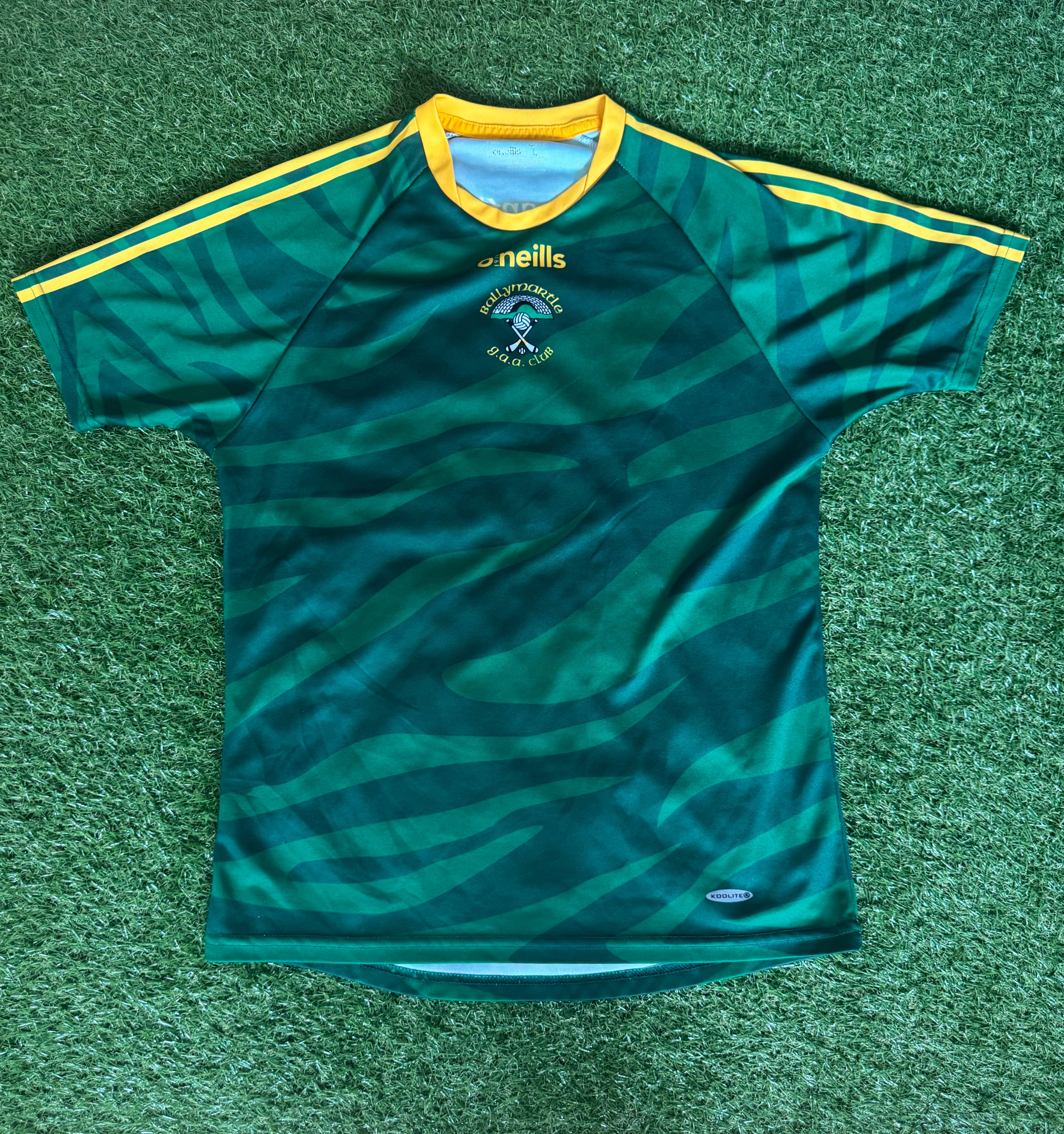Ballymartin GAA Jersey - O’Neills - Size Large Tight Fit