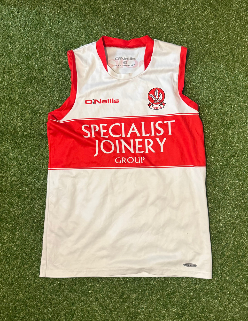 Derry GAA Vest - Size Small - O’Neills