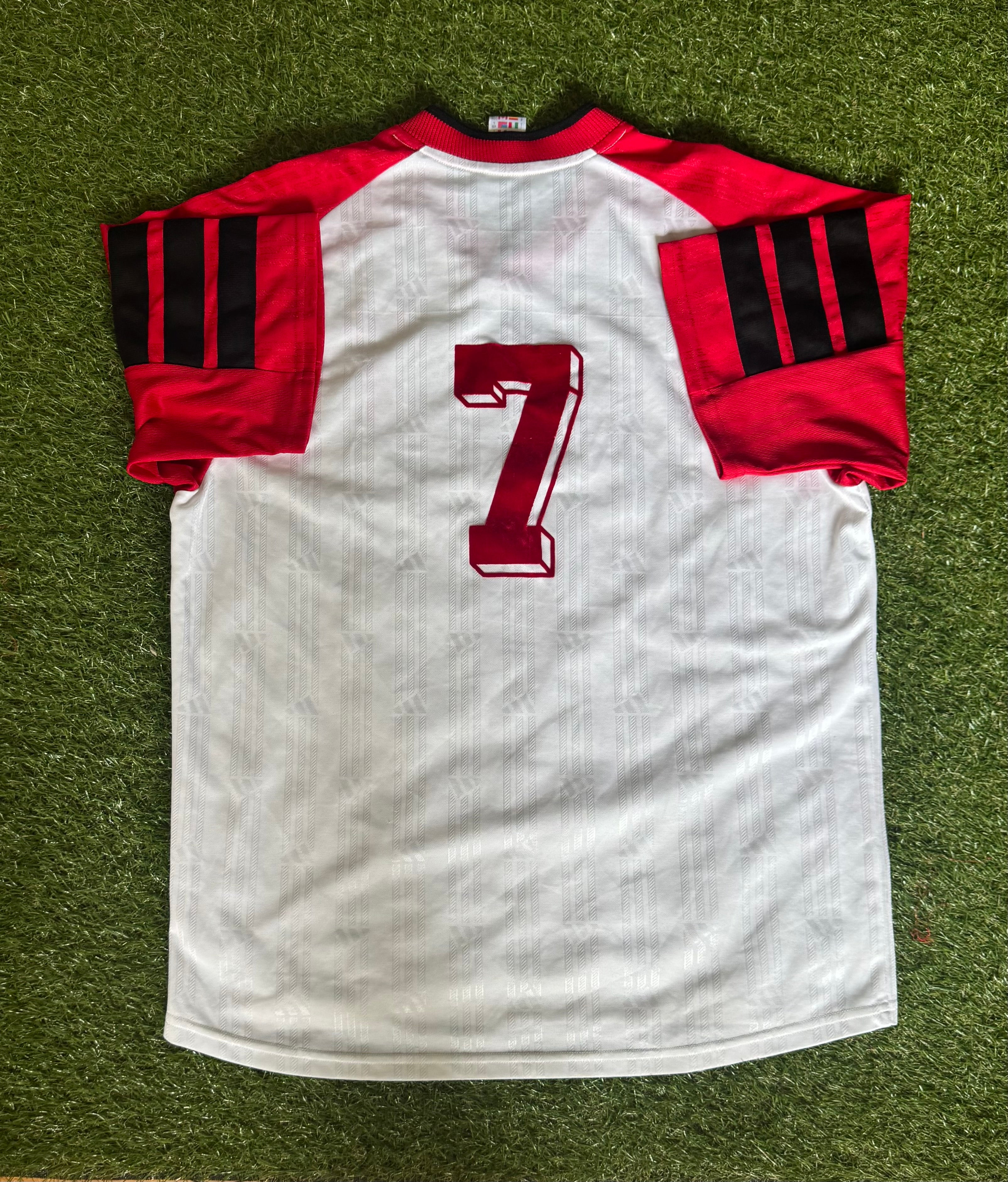 No.7 Vintage Adidas Football Jersey - Size Large