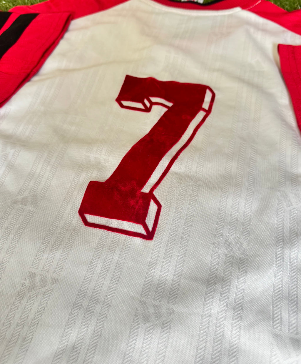 No.7 Vintage Adidas Football Jersey - Size Large