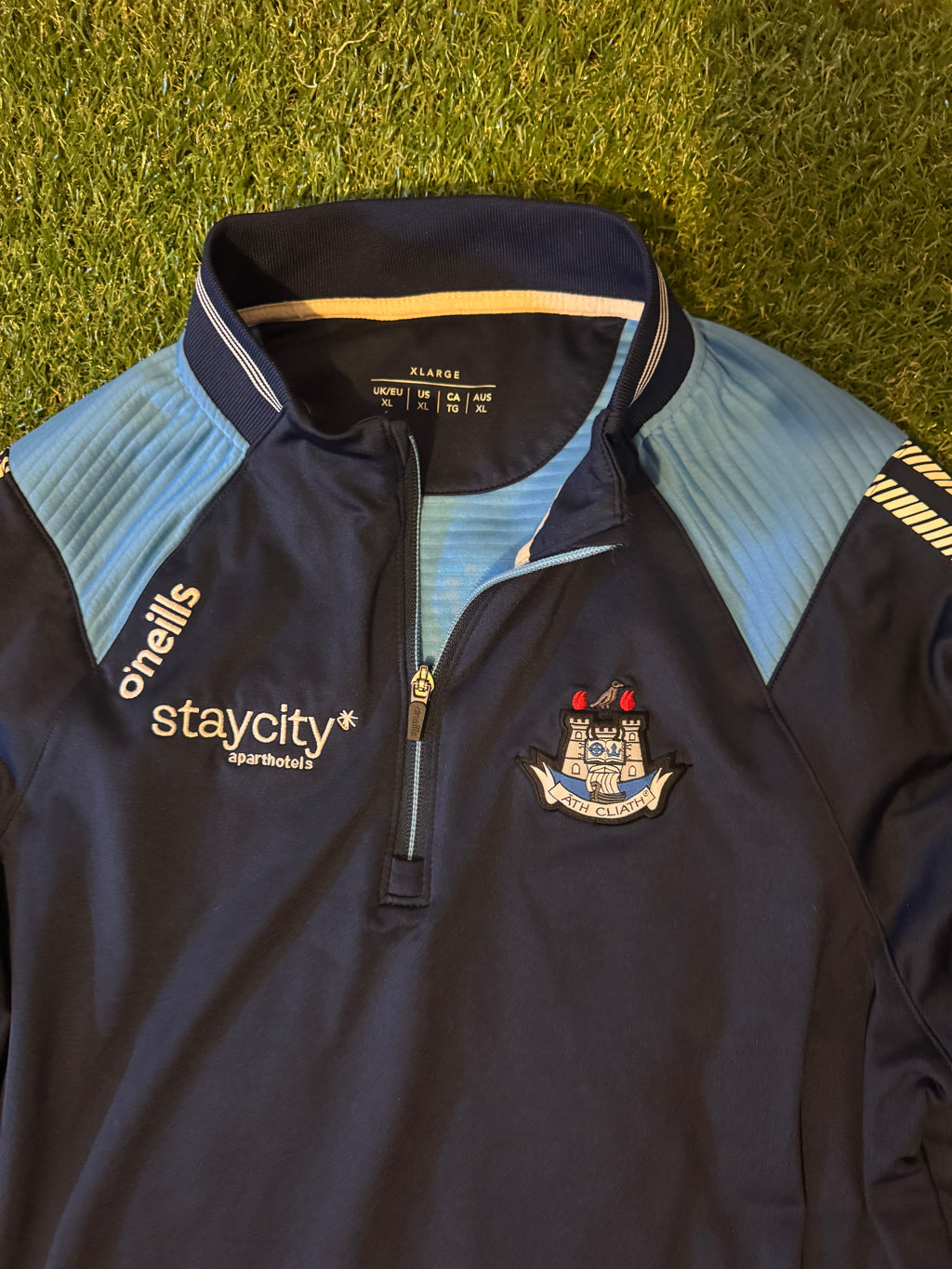 Dublin GAA Half Zip - O’Neills Size XL