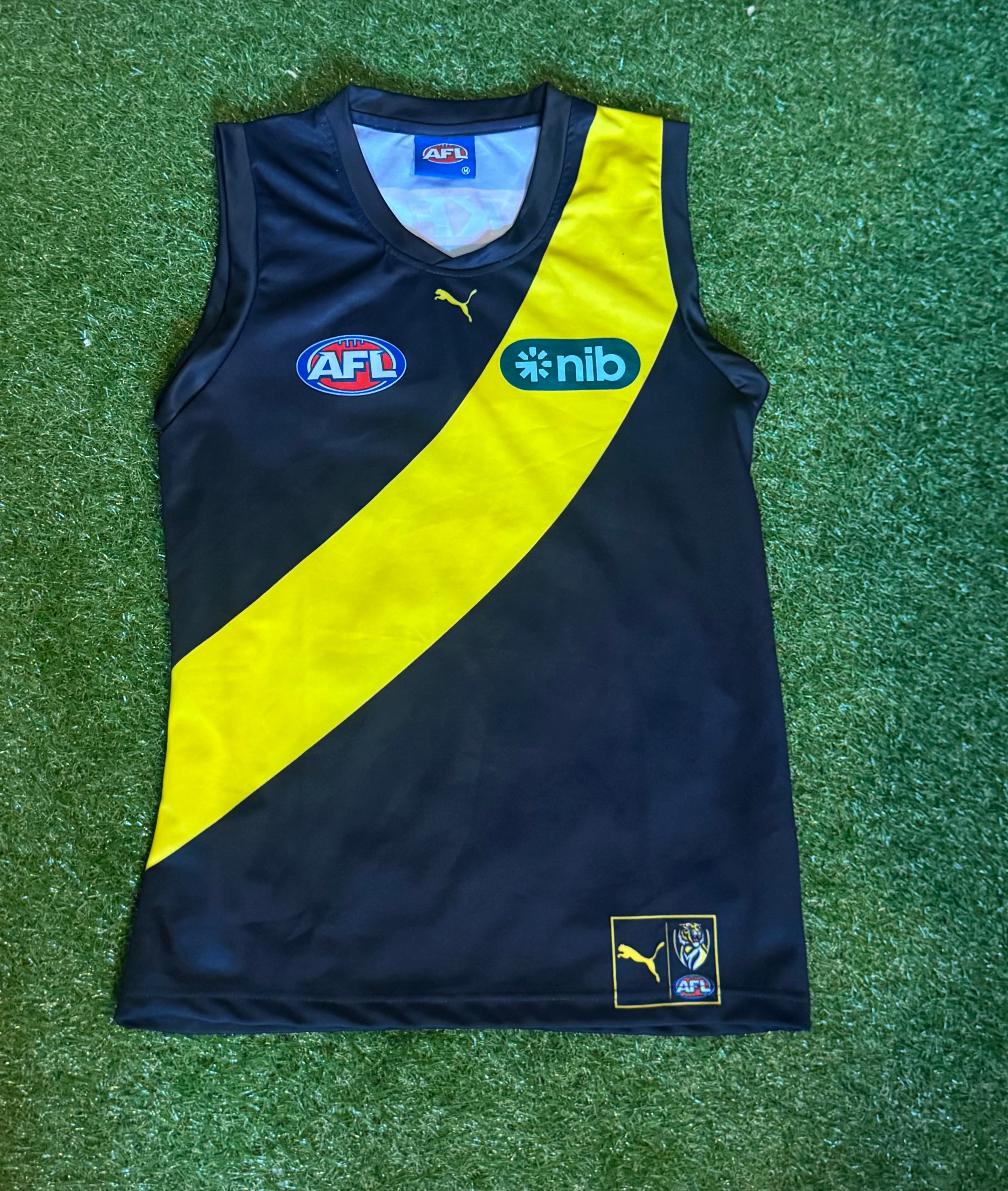 Richmond Tigers AFL Jersey - Size Medium