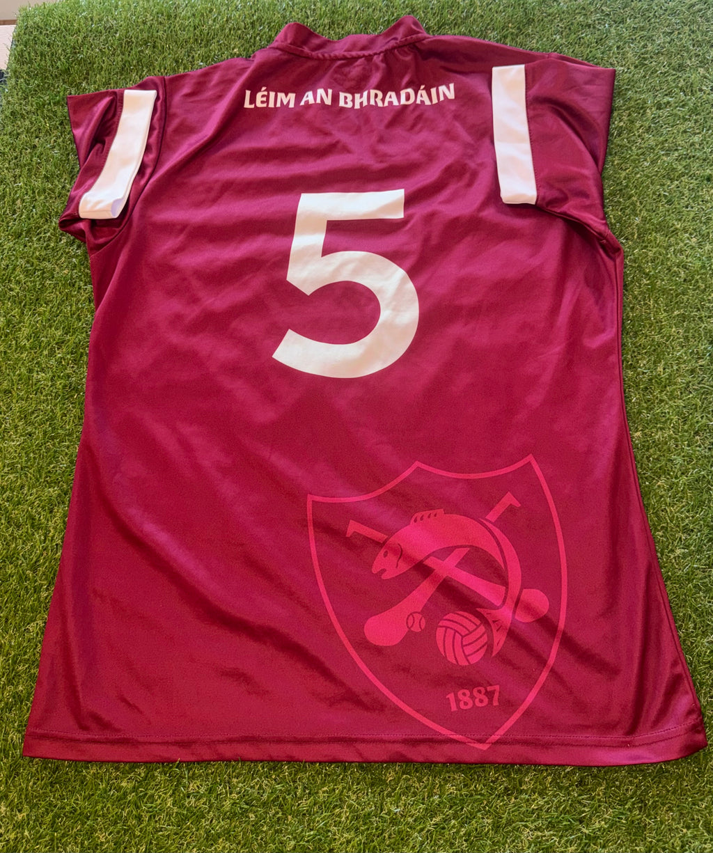 St Mary’s GAA Jersey - McKvr - Large Tight Fit