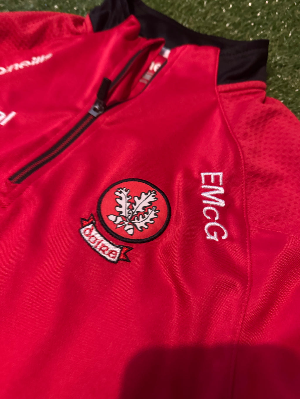 Player Issue Derry GAA Half Zip - Size Small