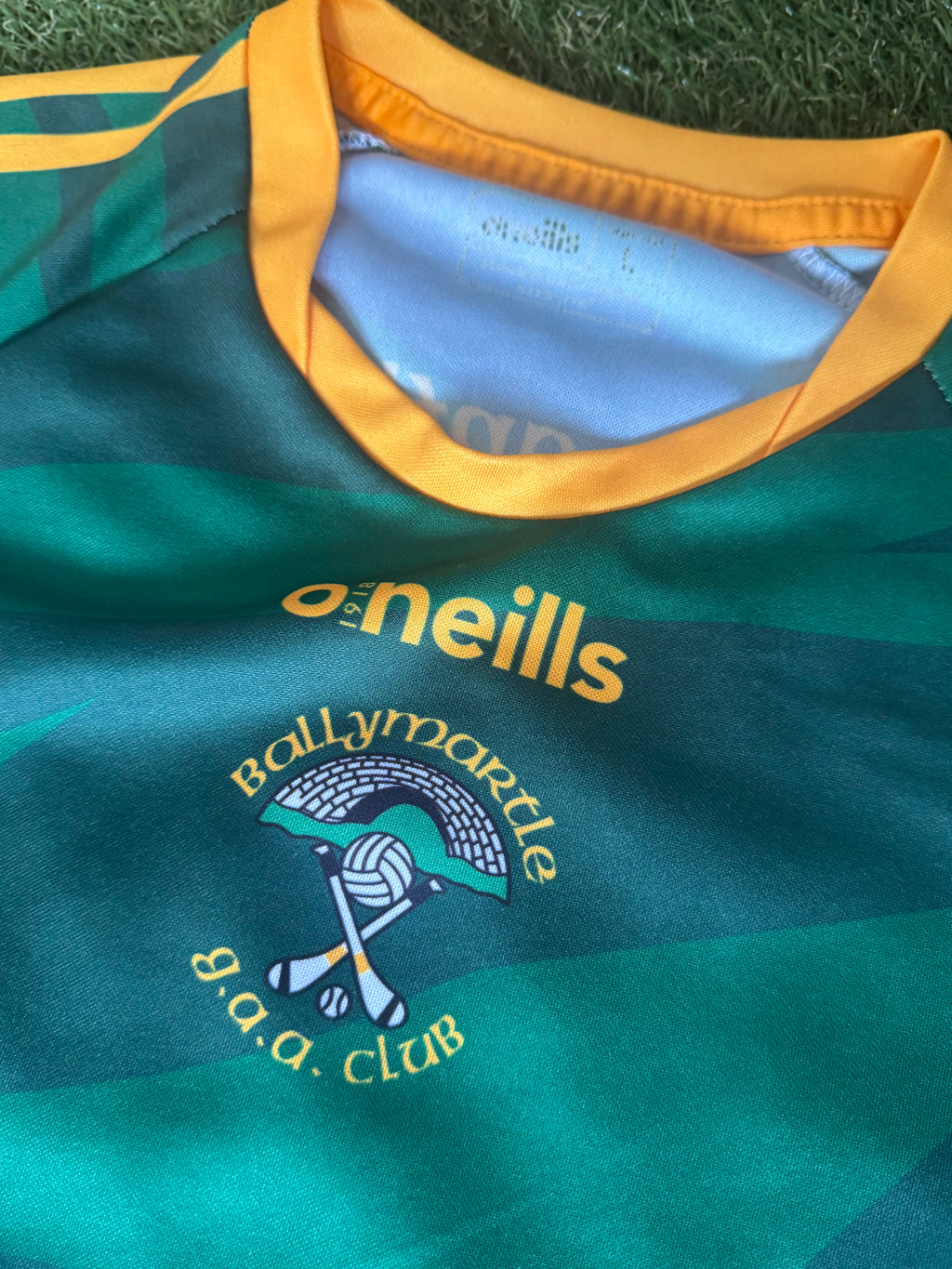 Ballymartin GAA Jersey - O’Neills - Size Large Tight Fit